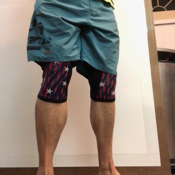 Compression Knee Sleeves, Reversible Camo/ Flag - Picture 6 of 7